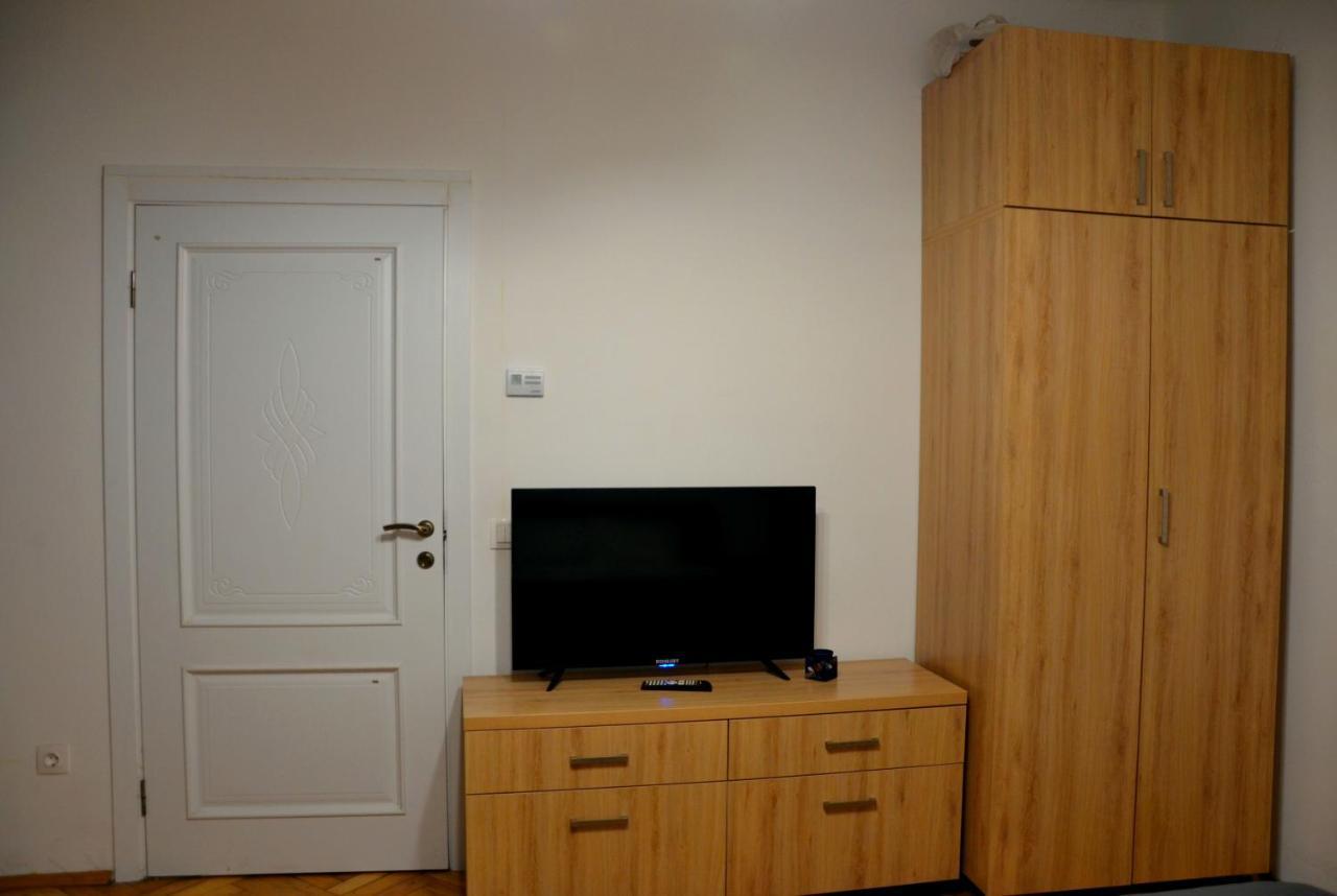Brand New Apartment In City Center Лвив Екстериор снимка