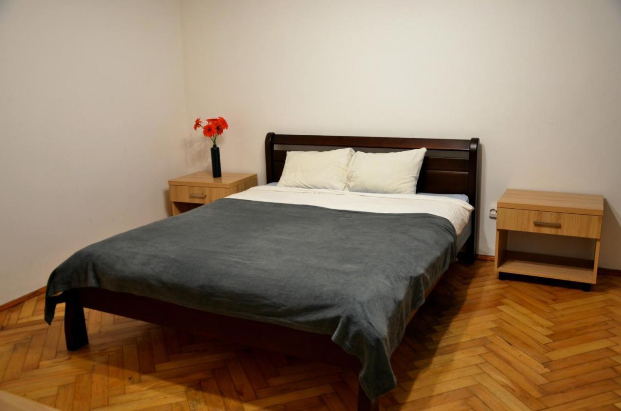 Brand New Apartment In City Center Лвив Екстериор снимка