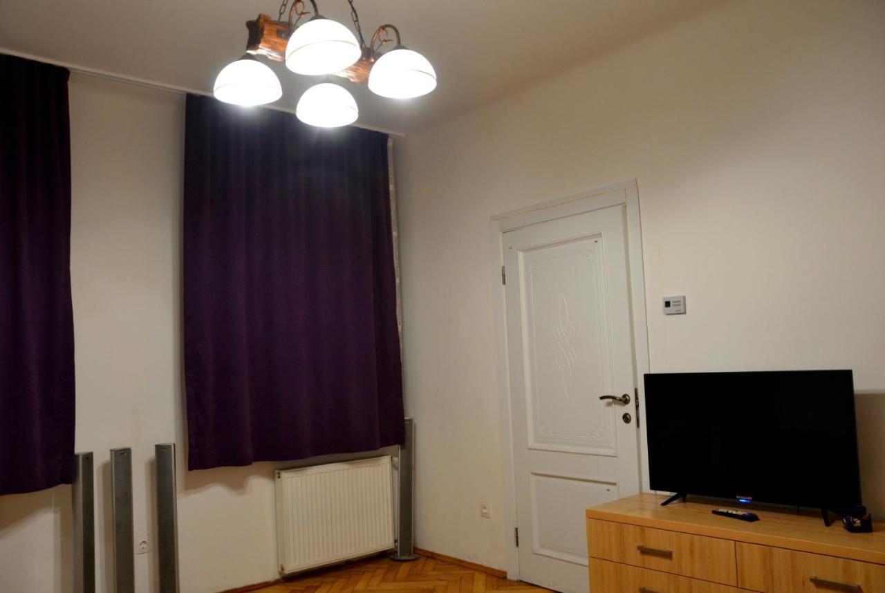 Brand New Apartment In City Center Лвив Екстериор снимка